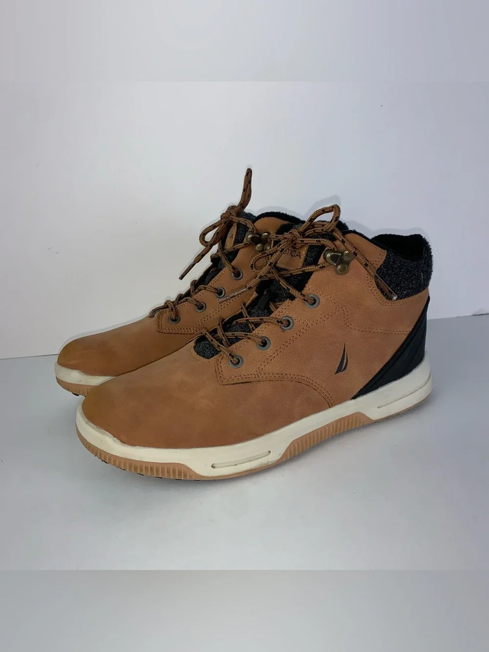 Nautica Kids Work Chukka Boot Youth size 5 big boys